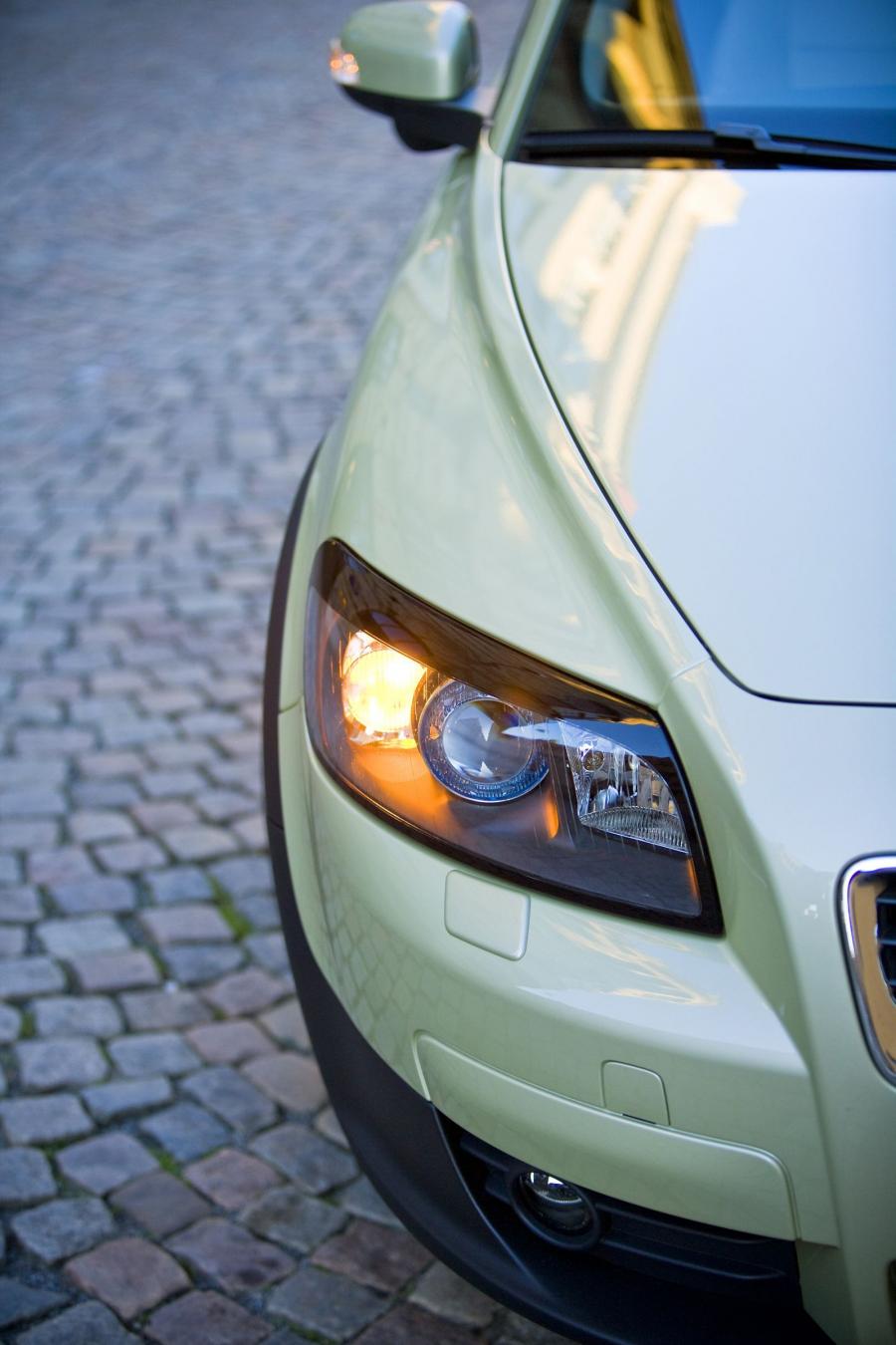  Volvo C30 DRIVe Efficiency 2008 года  (фото 23 из 34)
